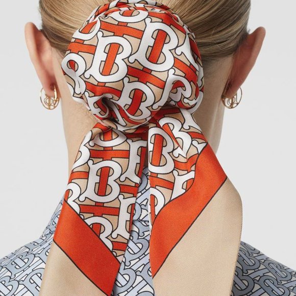 The Art of the Scarf - A Little Inspiration for Wearing the Perfect Accessory - Picture 13 of 16